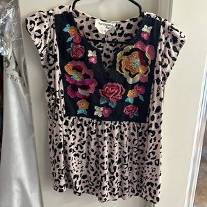 Savannah Jane top- last chance! Going to thrift store 7/13 make an offer